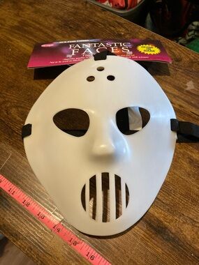 Vintage Fun World hockey mask